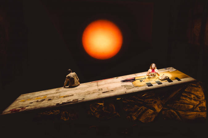 Armazém companhia de teatro apresenta dias felizes no teatro guairinha