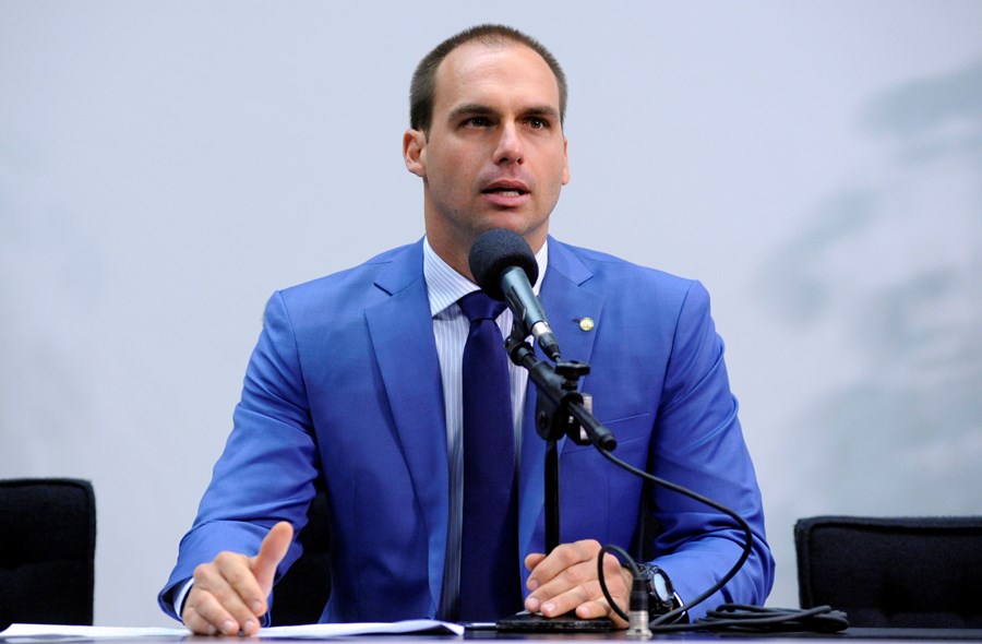 Eduardo Bolsonaro defende investimento de Vorcaro em filme Dark Horse