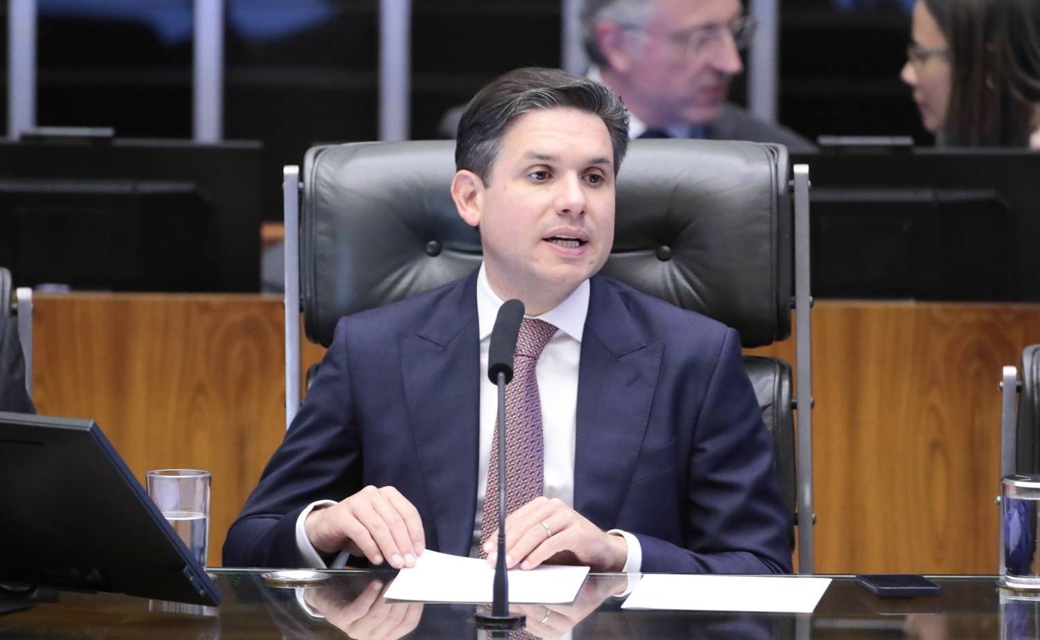 hugo motta atribui desespero a veneziano vital na disputa pelo senado na paraíba
