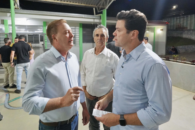 Colombo acelera pavimentação urbana com investimento de R$ 240 milhões do Estado