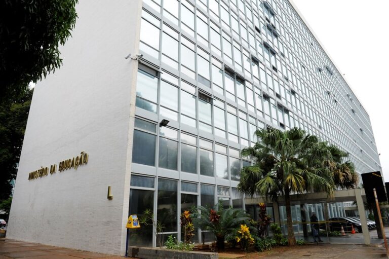 Mec envia equipe especializada ao Acre após ataque em escola estadual