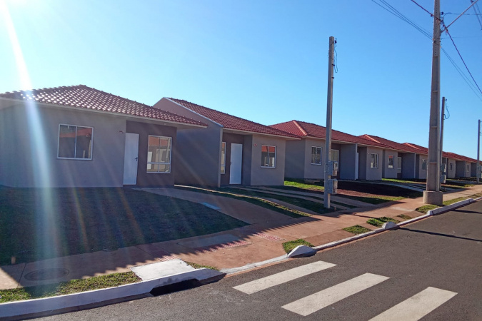 Estado entrega 300 casas com subsídios para moradores de Ponta Grossa