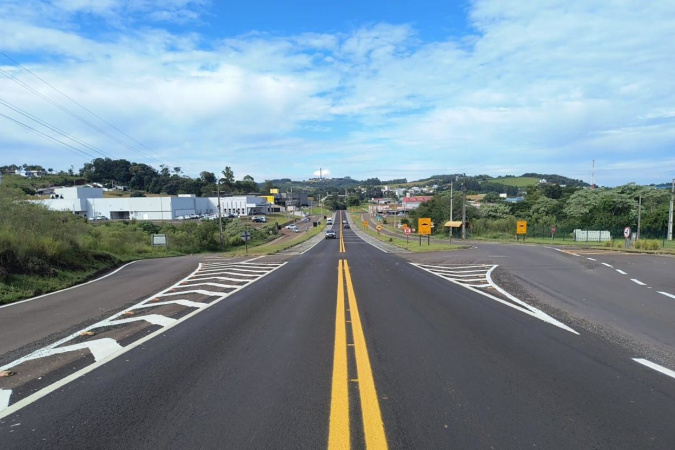 DER/PR reforça sinalização viária em Francisco Beltrão e Itapejara do Oeste