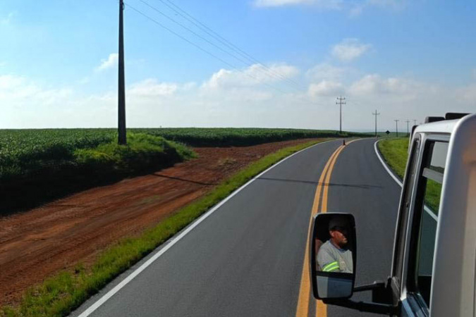 Der pr realiza melhorias na rodovia de acesso a Goioxim com nova sinalização