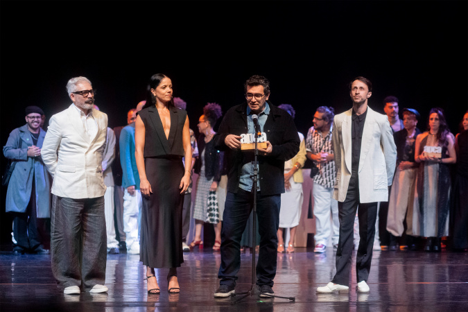 Balé Teatro Guaíra celebra prêmio apca por melhor elenco