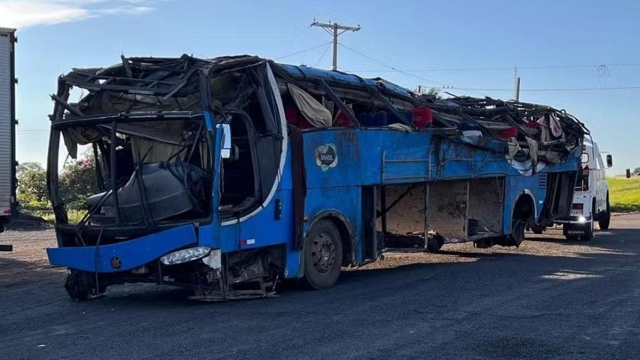 Motorista de ônibus indiciado após acidente com seis mortos em Marília