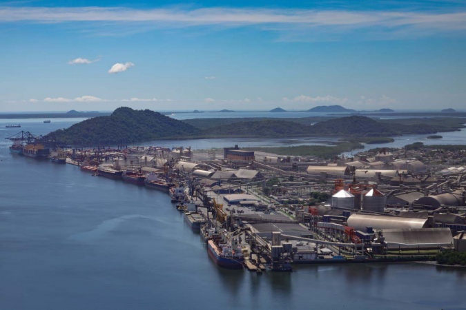 Porto de Paranaguá impulsiona economia paranaense aos 91 anos