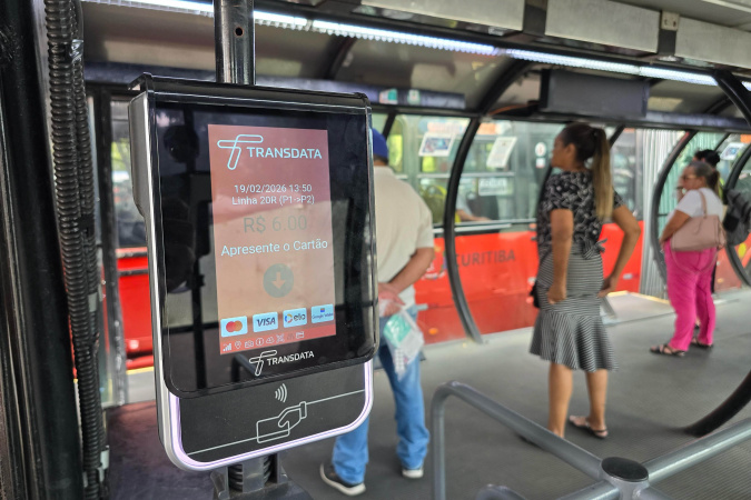 Cartões de débito e crédito passam a ser aceitos em ônibus metropolitanos da Região Metropolitana de Curitiba