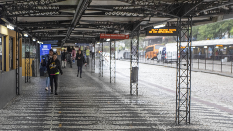 Ironman altera itinerários do transporte coletivo em Curitiba no domingo