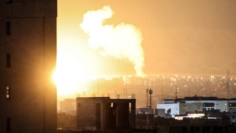 Israel enfrenta atrasos críticos nos alertas de mísseis após dano a radar dos EUA no Qatar