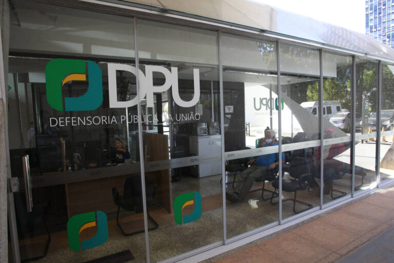 Defensoria pública estuda reajuste no auxílio-moradia em meio a controvérsia