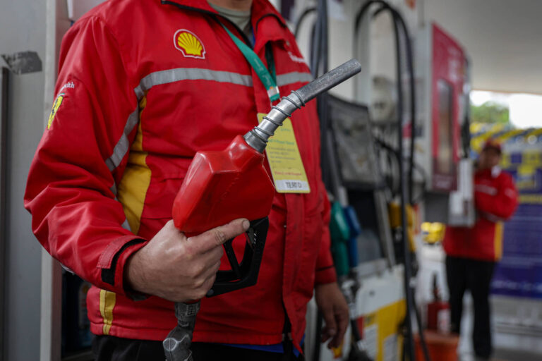 Governo aperta controle sobre distribuição de combustíveis e executivos buscam diálogo em Brasília