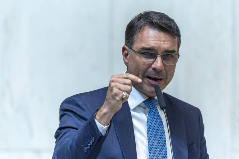 TJ-RJ mantém encerramento das investigações sobre rachadinha contra Flávio Bolsonaro