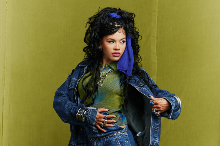 Amabbi lança álbum Crisálida com mistura de r&b e rap sobre autoconhecimento