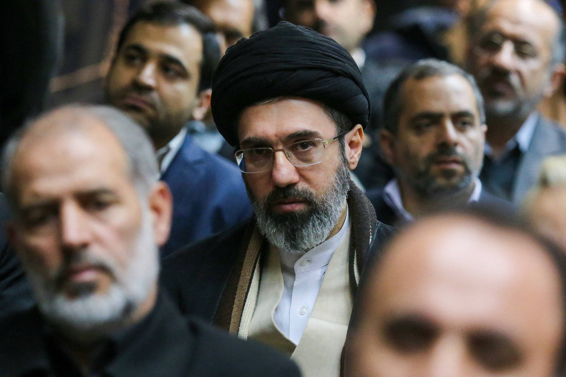 Mojtaba Khamenei assume liderança do Irã com controle de estrutura secreta e vasta