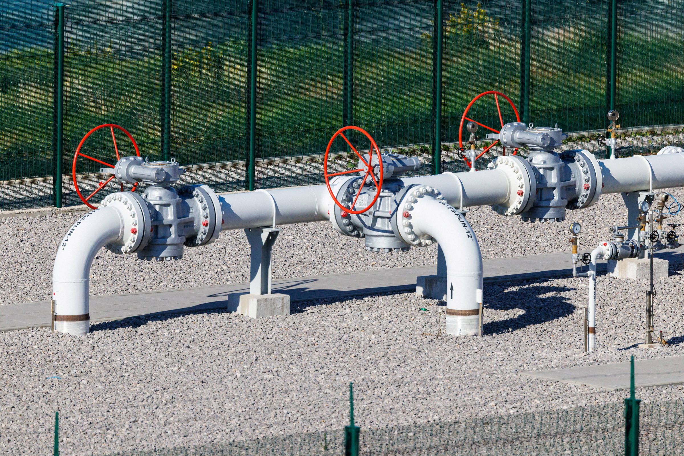 Gnl no leilão de energia do brasil enfrenta riscos por guerra no oriente médio