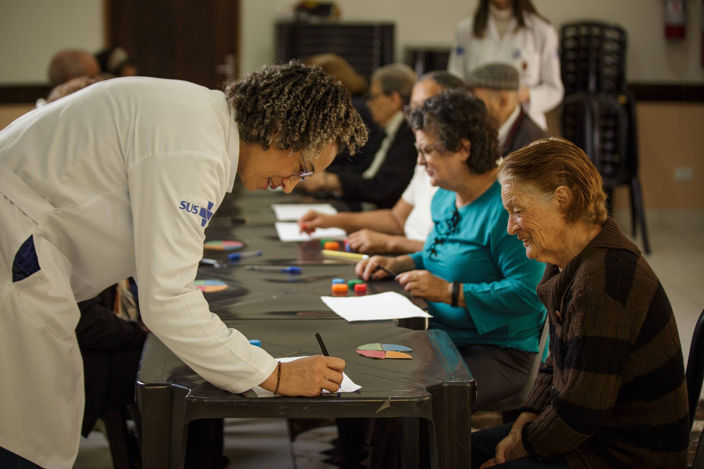 Estimulação cognitiva potencializa memória e bem-estar em idosos