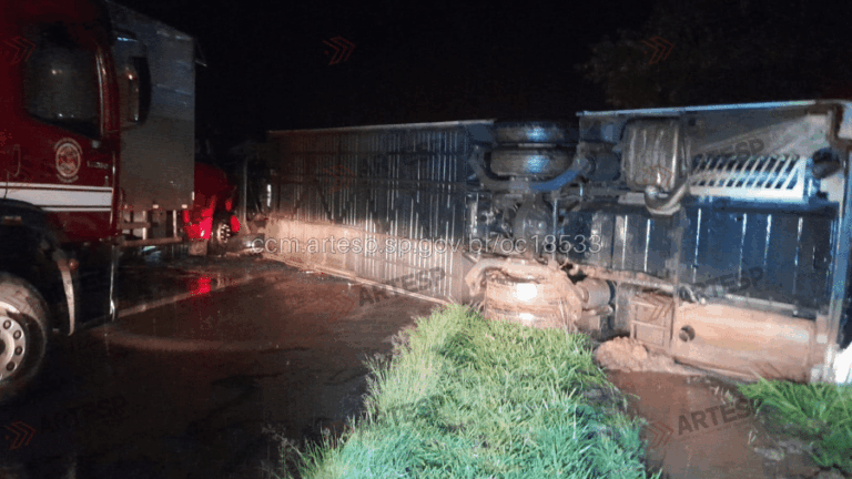 Ônibus tomba na rodovia Washington Luís e deixa 12 feridos em Uchoa