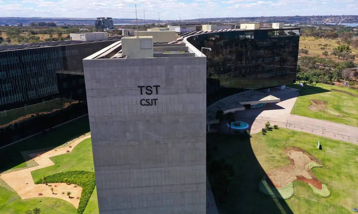Tst condena Ortobom por falta de mulheres na gerência e multa de R$ 300 mil
