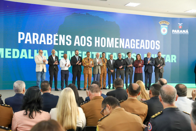 Casa Militar do Paraná entrega medalhas durante comemoração de 98 anos