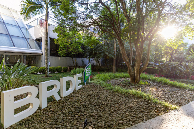 Paraná lidera com 36% dos contratos do Brde em 100 dias de 2026