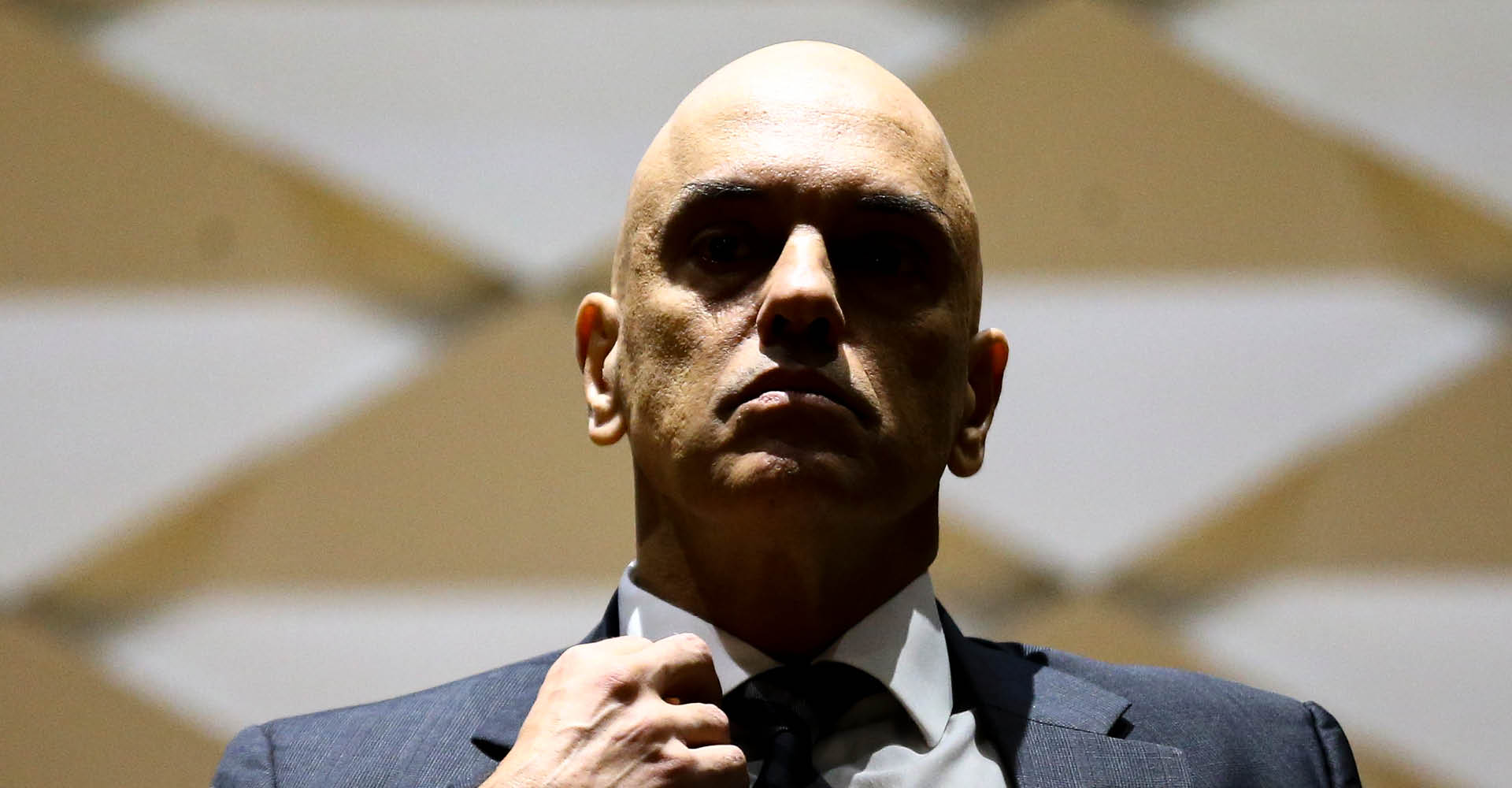 Condenado pelo STF pede suspensão de prisão a Moraes para tratamento médico