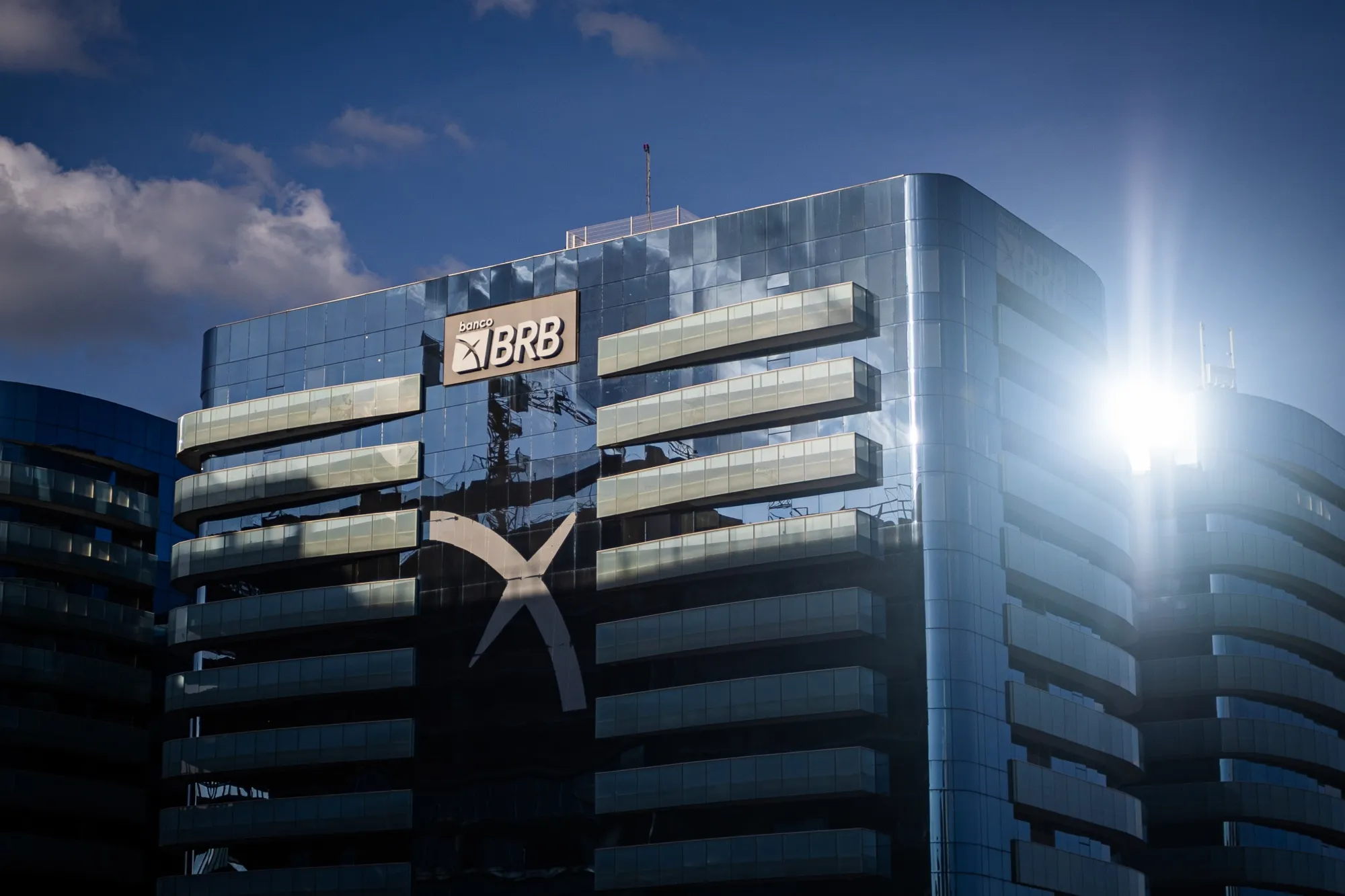 Relação com Banco Master leva BRB ao centro de crise e expõe fragilidade institucional