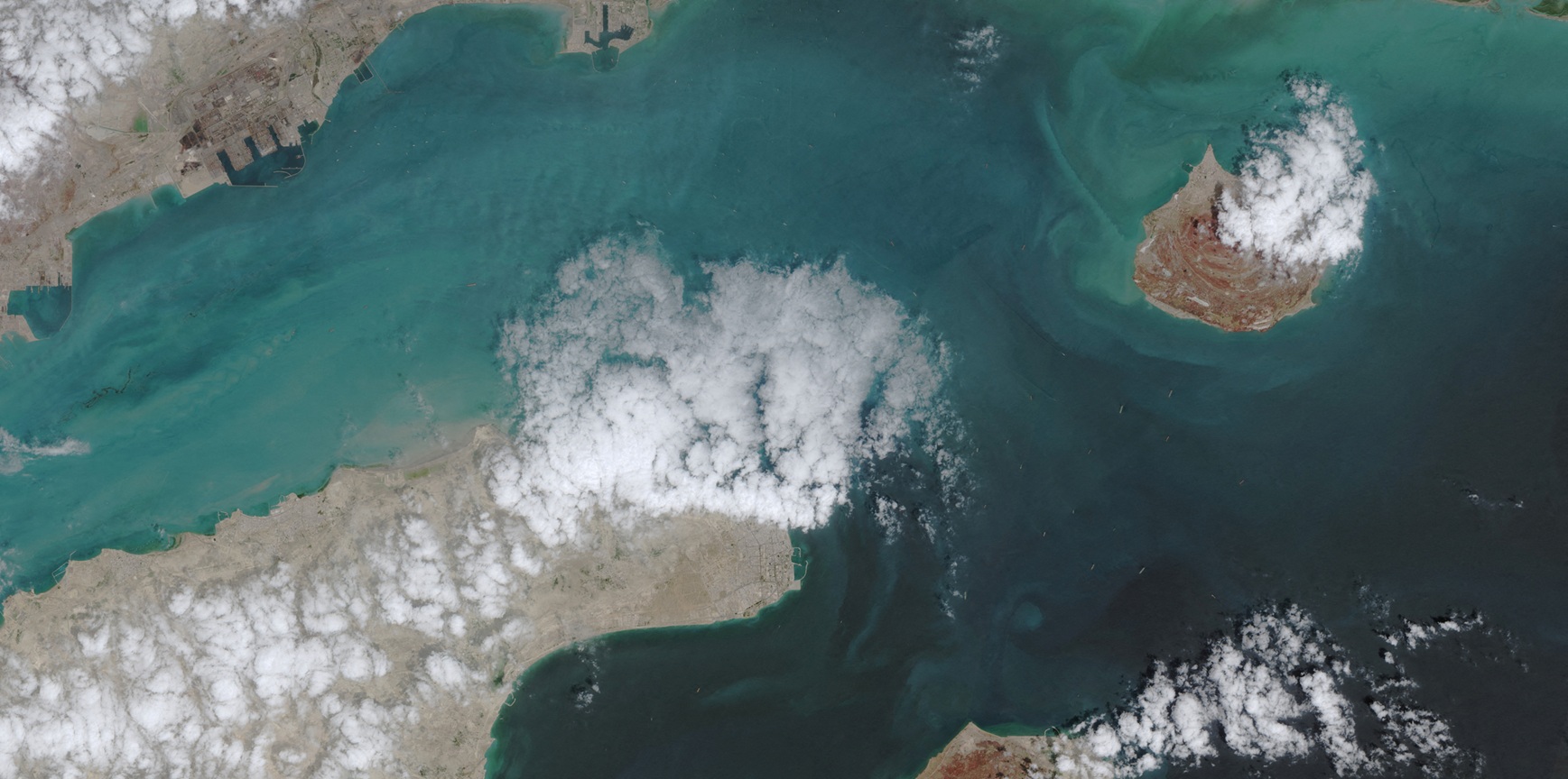 Jean-Noel Barrot afirma que estreitos marítimos são artérias globais inalienáveis