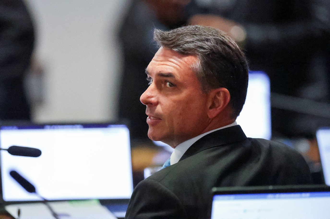 Flávio Bolsonaro fortalece base eleitoral no Sul, Sudeste e Goiás