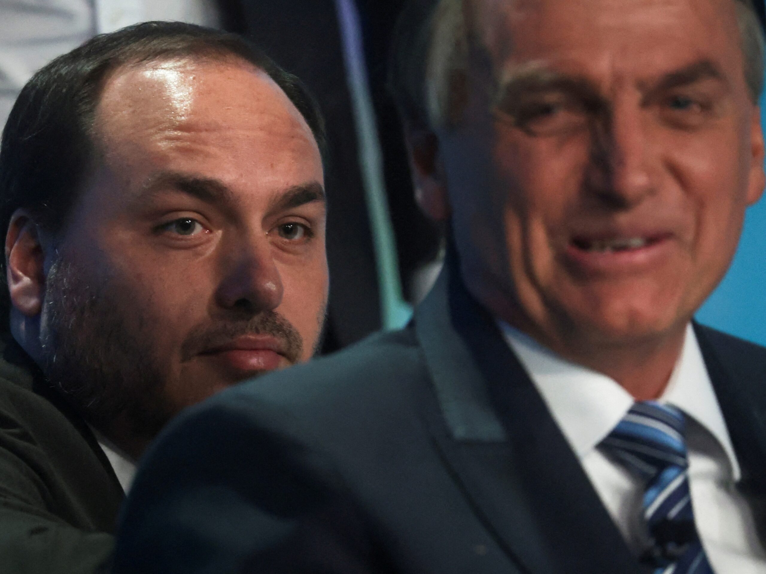 Cinco meses de prisão de Jair Bolsonaro: Carlos Bolsonaro se manifesta