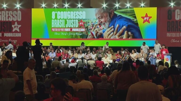 Manifesto do PT propõe atualização estratégica para reeleição de Lula