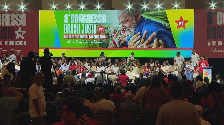 Manifesto do PT propõe atualização estratégica para reeleição de Lula
