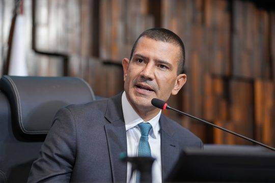 Douglas Ruas apoia ataques militares dos EUA contra tráfico no mar