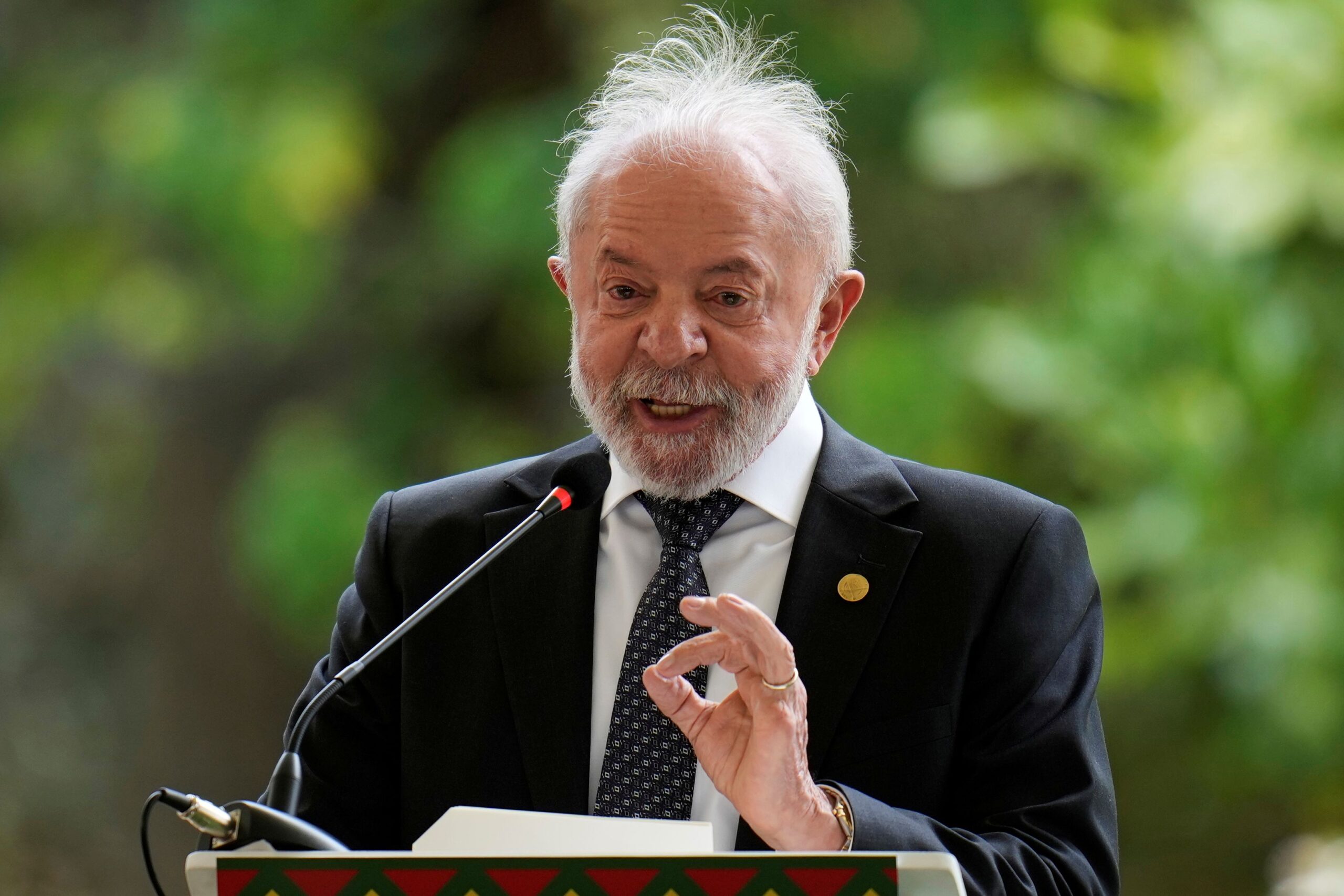 Lula propõe jabuticaba como presente diplomático para Donald Trump