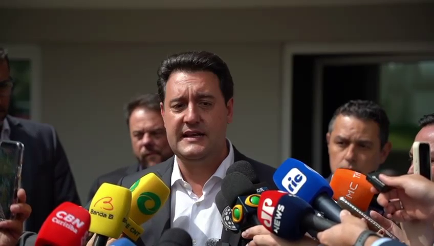 Ratinho promete bater martelo sobre sucessão até quinta-feira