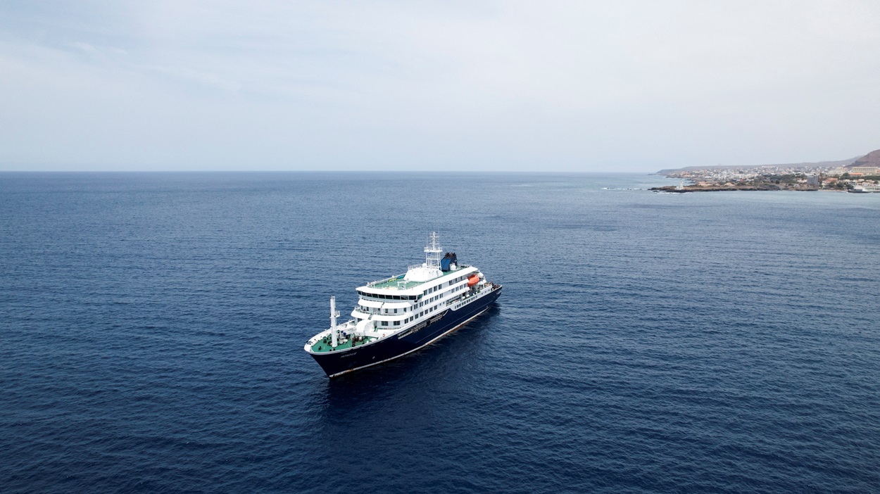 Países intensificam rastreamento após surto de hantavírus em navio de cruzeiro