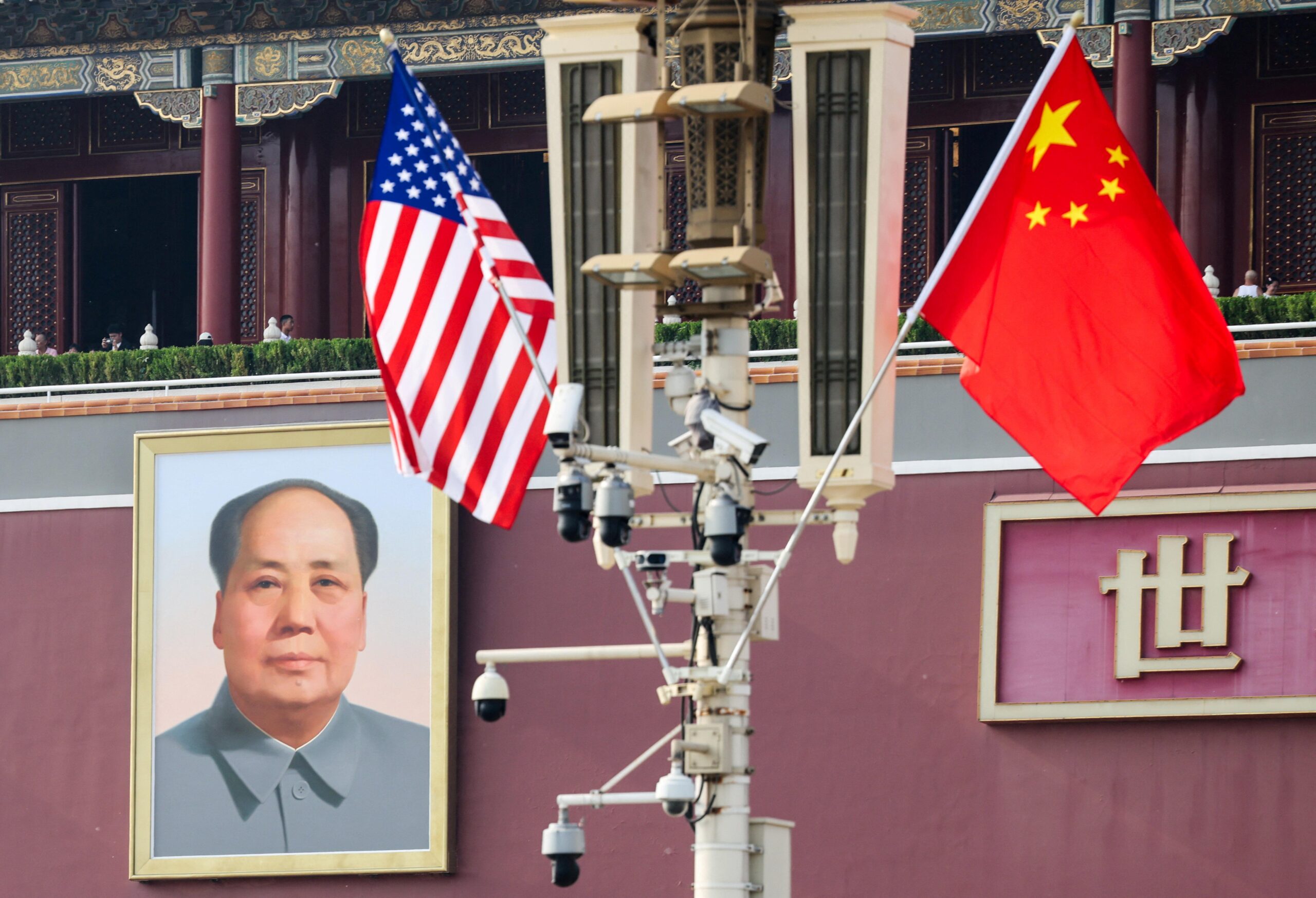 Estados Unidos e China avançam em cortes tarifários para comércio bilionário