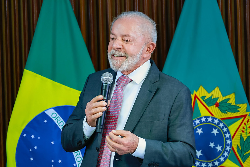 Lula passa pela segunda sessão de radioterapia preventiva em Brasília