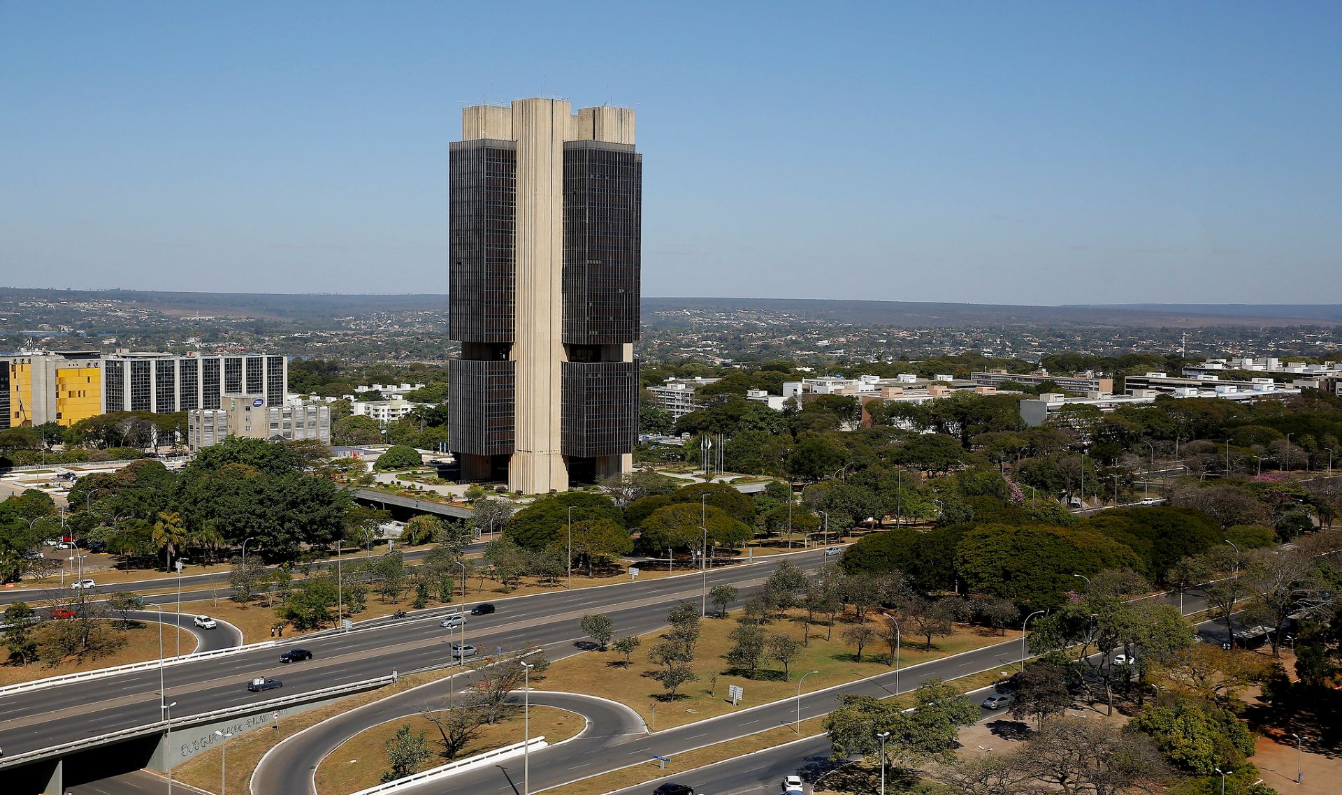 PEC da autonomia orcamentaria do Banco Central intensifica conflito com Fazenda