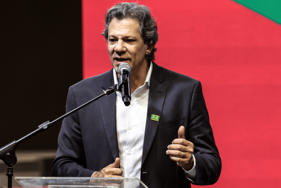 Fernando Haddad comenta críticas a Tarcísio de Freitas sobre origem paulista