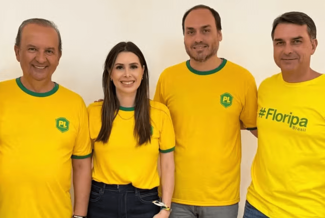 Pl oficializa chapa com Carlos Bolsonaro e Carol de Toni em Santa Catarina