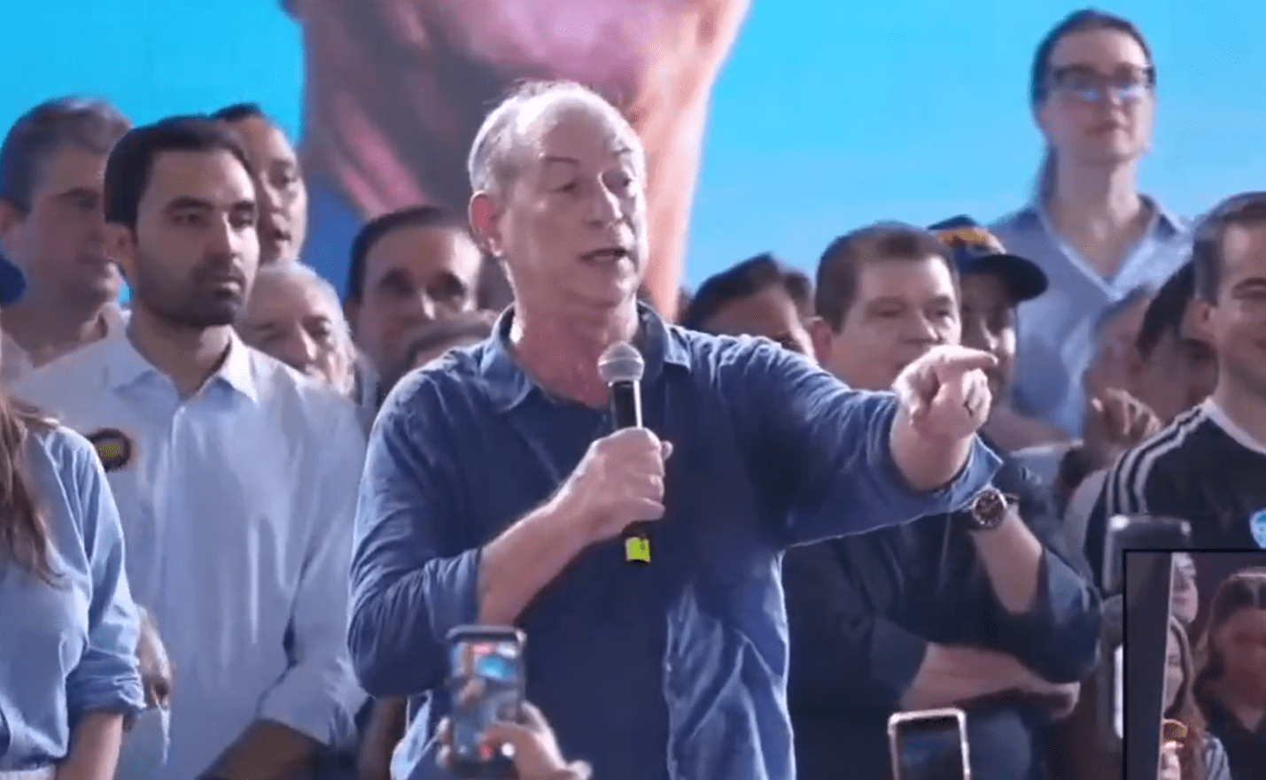 Ciro Gomes oficializa pré-candidatura ao governo do Ceará em 2026