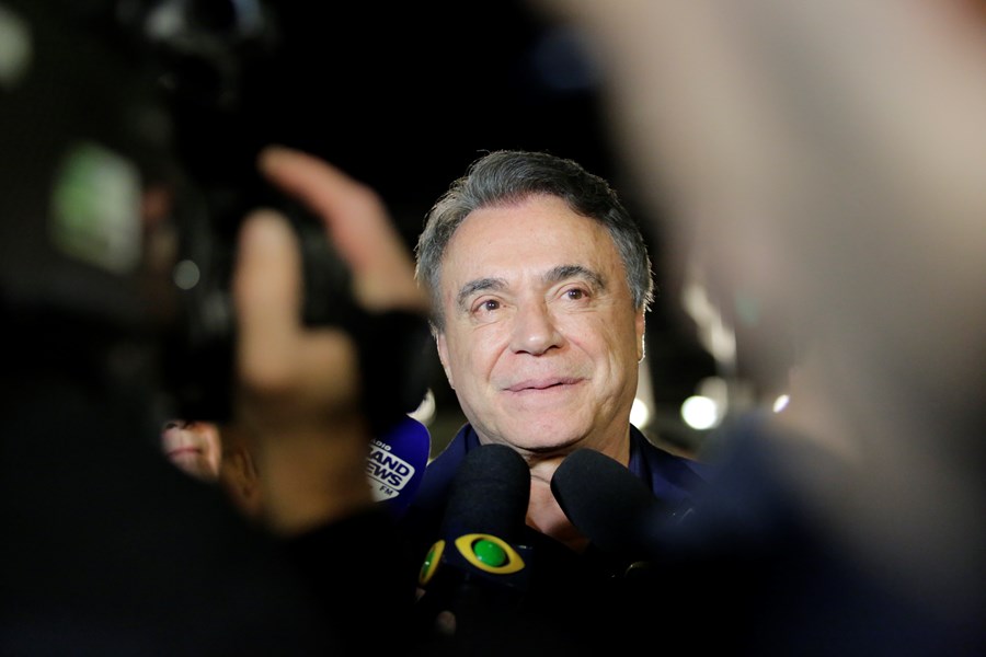 Alvaro Dias lidera disputa ao senado no Paraná com 39,3%