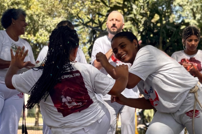 Paraná fortalece protagonismo feminino na capoeira com encontro esportivo e cultural