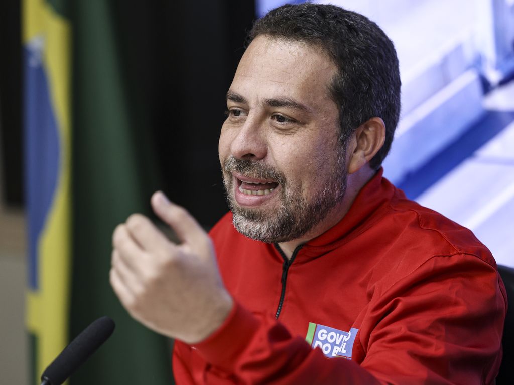 Boulos alerta para risco de manobra no Congresso sobre fim da escala 6×1