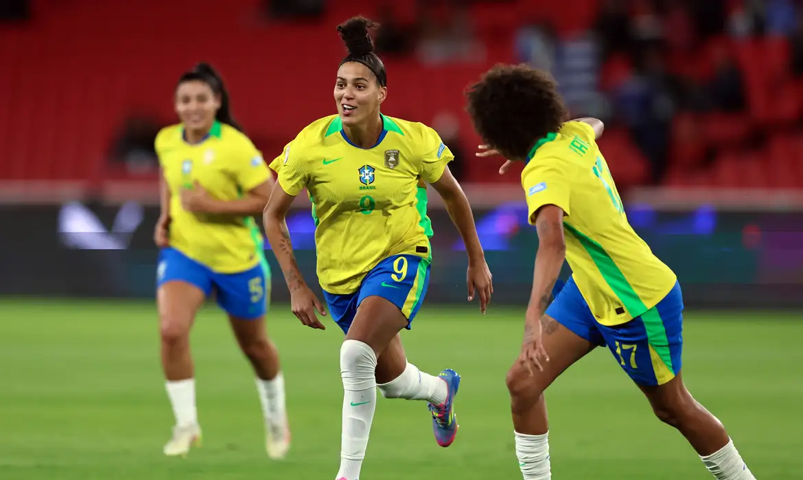 Governo abre brecha para isenção de ISS na Copa Feminina e desafia municípios