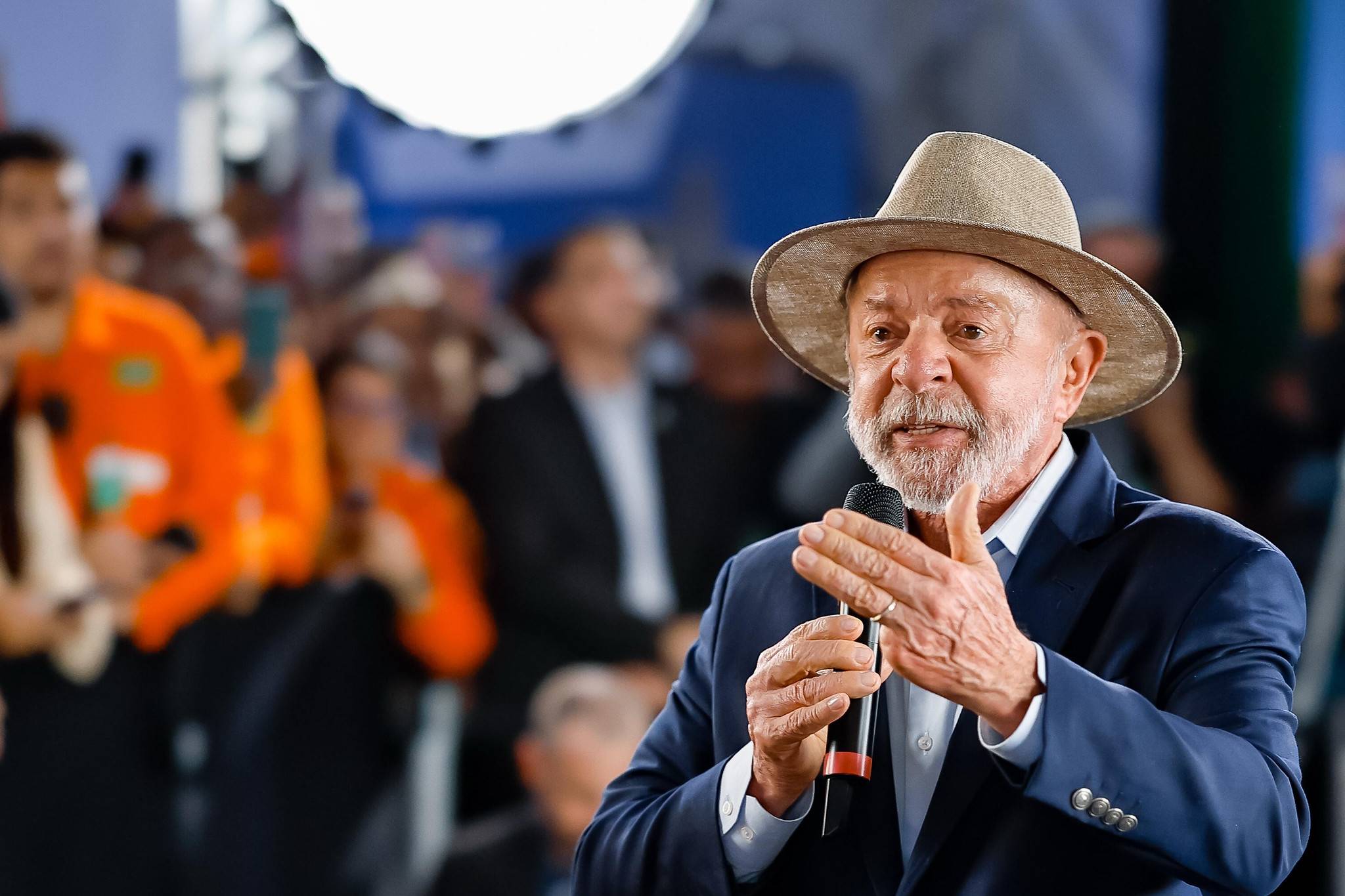 Lula dispara R$ 520 mi em propaganda oficial antes da eleição e pressiona Justiça