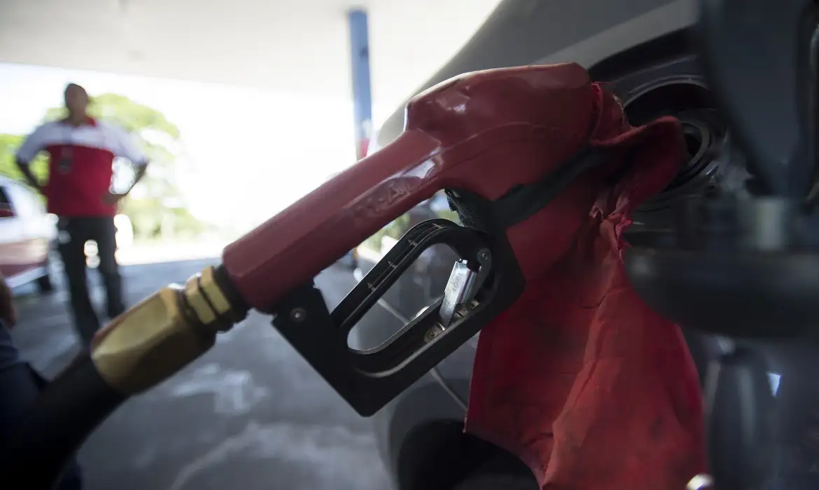 Governo retira subsídio do diesel e pressiona contas públicas