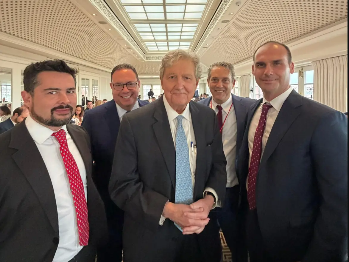 Eduardo Bolsonaro busca fortalecer diálogo político nos Estados Unidos durante impasse tarifário
