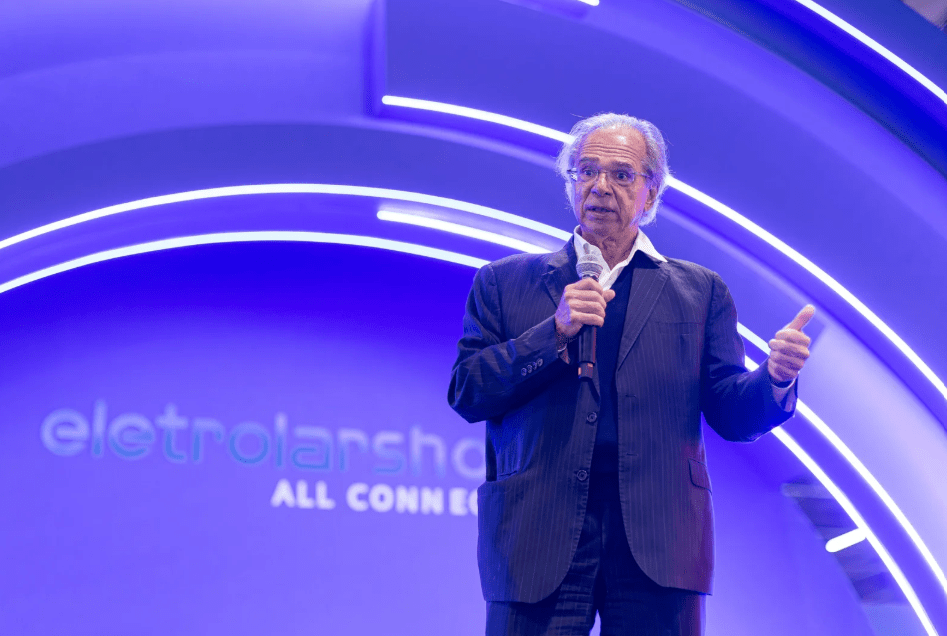 Paulo Guedes analisa crescimento da direita mundial como reflexo de insatisfação
